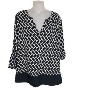 41 Hawthorn Womens Top Medium Black White Abstract 3/4 Roll Tab Sleeve V Neck